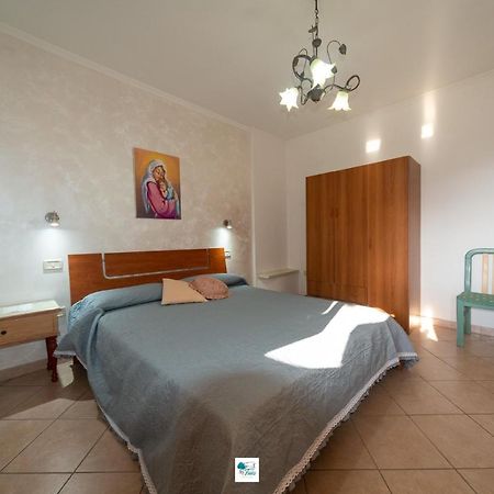 Casa Vacanze La Tuia Castellabate Exterior photo